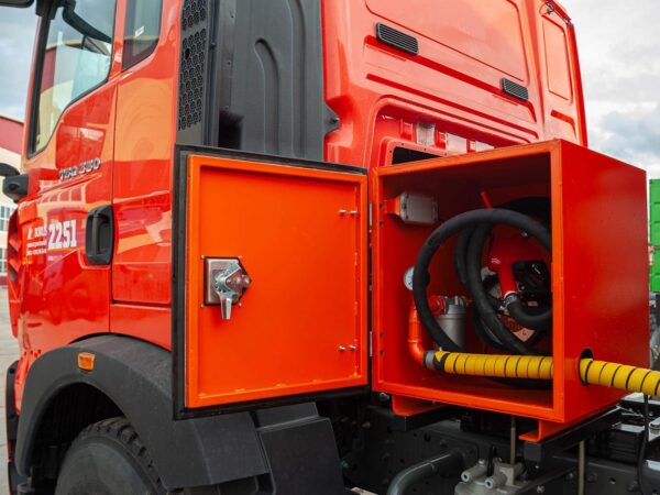 Автотопливозаправщик АТЗ-14,2 СЕКЦИИ на шасси HOWO - фото 2. Автотопливозаправщик АТЗ-14,2 СЕКЦИИ на шасси HOWO - фото 2.